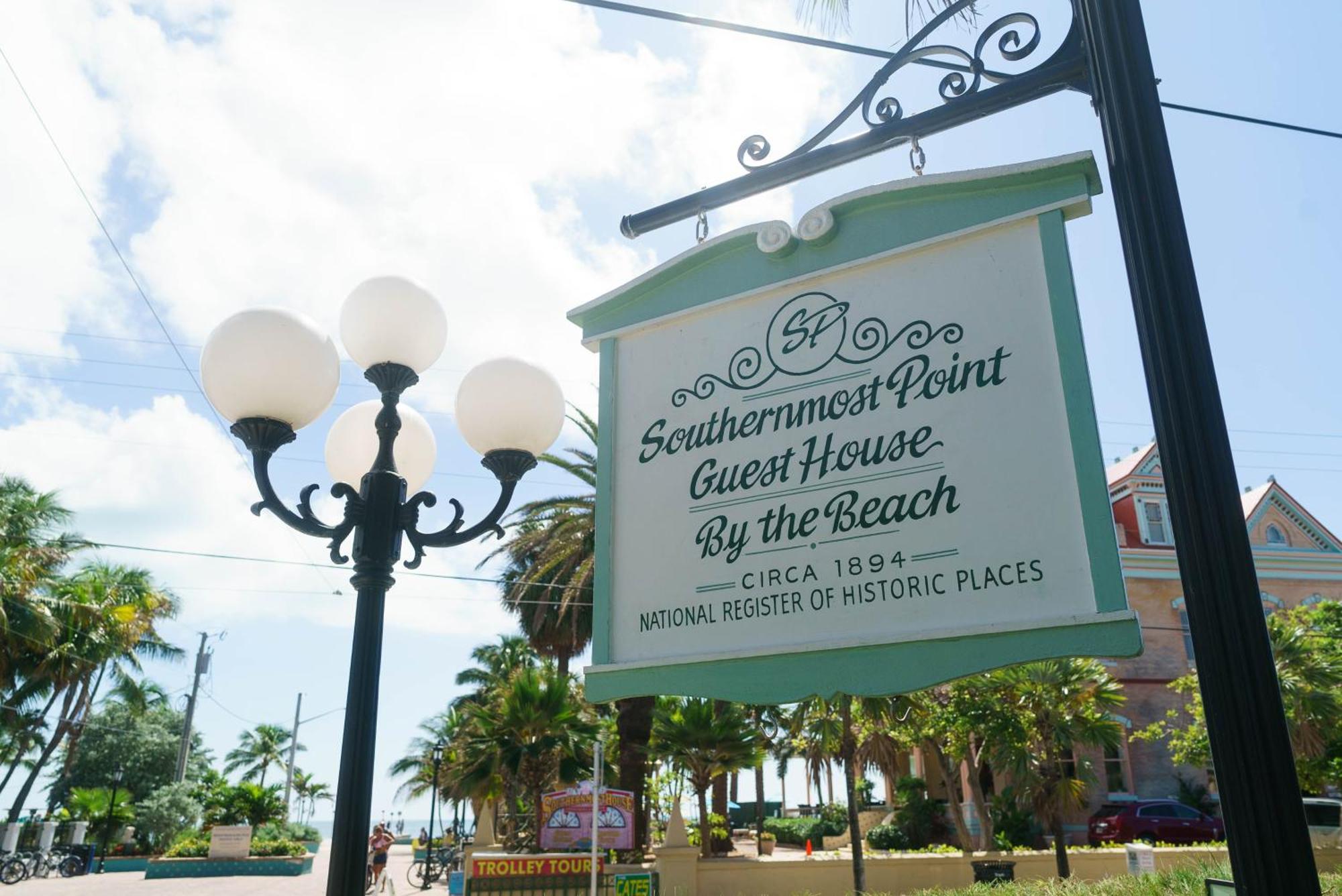 Southernmost Point Guest House & Garden Bar Key West Exterior foto